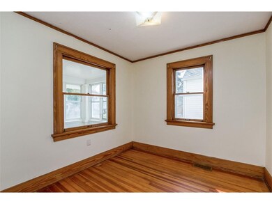 1910 K St SW, Cedar Rapids, IA 52404 - photo 4