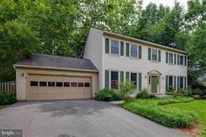 6331 Summerday Ct, Burke, VA 22015 - photo 2