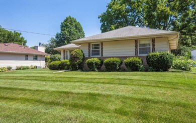 3902 Aurora Ave, Des Moines, IA 50310 - photo 2