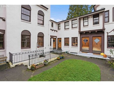 2250 NE Flanders St unit 3, Portland, OR 97232 - photo 2