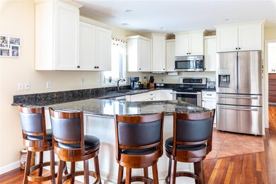 567 Longmeadow Dr, Shelburne, VT 05482 - photo 7