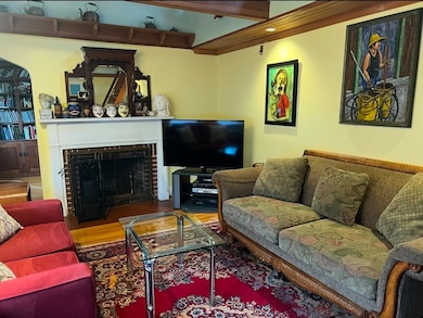 137 Warwick Rd unit 137, West Newton, MA 02465 - photo 2