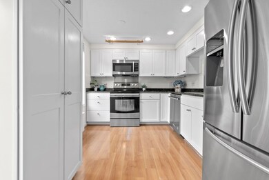 126 Merrimac St unit 18, Newburyport, MA 01950 - photo 5