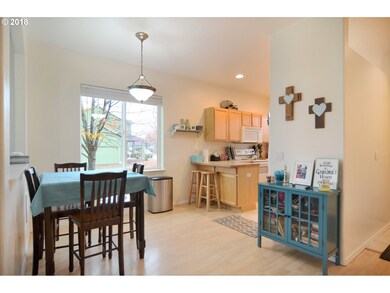 911 N 1st St, Creswell, OR 97426 - photo 3