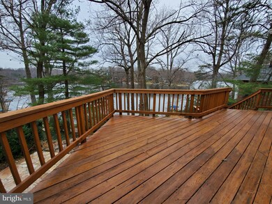 6226 Lakeview Dr, Falls Church, VA 22041 - photo 5