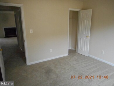 211 Hamilton Ct, Stephens City, VA 22655 - photo 4