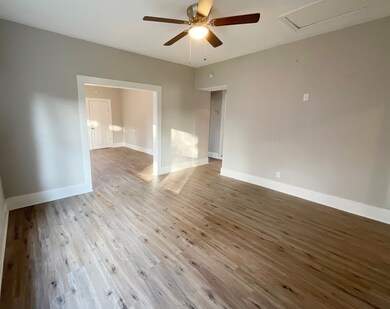 709 W Cleveland St, Alvin, TX 77511 - photo 6