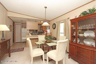 Boca Raton Road 148 - dining area