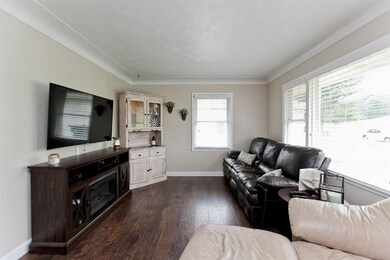 130 Allview Dr SW, Cedar Rapids, IA 52404 - photo 2