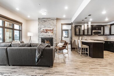 2_Living-Room_1800x1200_3797854