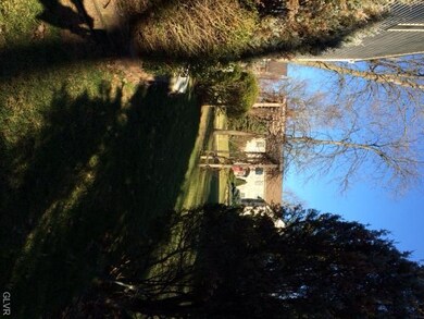 246 Sylvia Ln, Allentown, PA 18104 - photo 4