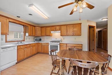 739 Blue Jay Way, Dyer, IN 46311 - photo 6