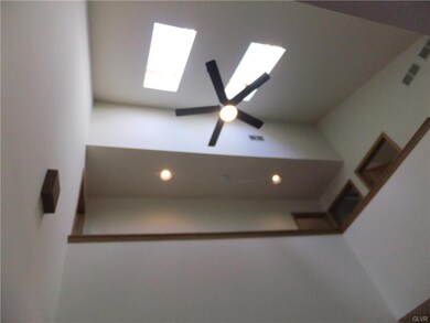 7023 Versailles Square, Bethlehem, PA 18017 - photo 5