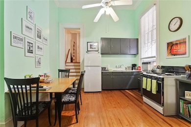 STR kitchen and dining space is very inviting.