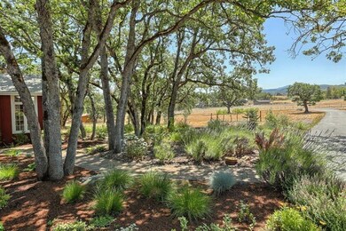 3724 Walker Creek Rd, Central Point, OR 97502 - photo 4