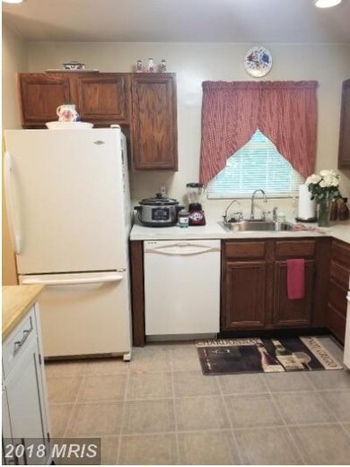 1042 Karen Blvd, Capitol Heights, MD 20743 - photo 4