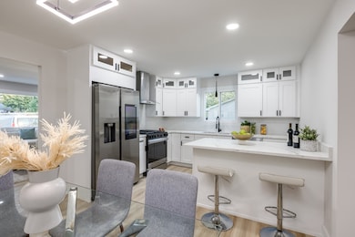 2421 Lockner Blvd, Joliet, IL 60431 - photo 2