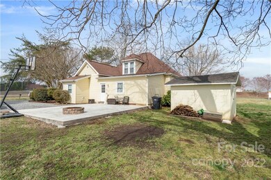 469 Wallace Springs Rd unit 1, Statesville, NC 28677 - photo 2