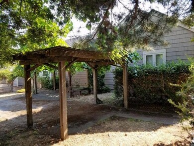 2519 Meadow Creek Dr, Medford, OR 97504 - photo 3