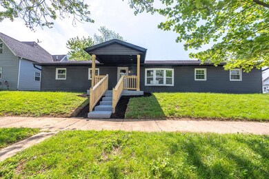 807 E Paint St - 02