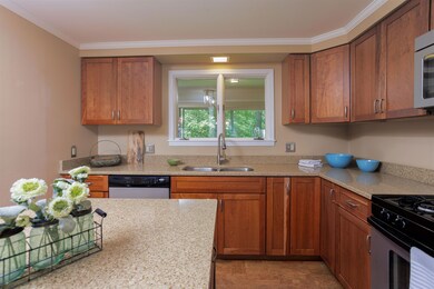 69 Joy Dr unit F4, South Burlington, VT 05403 - photo 6