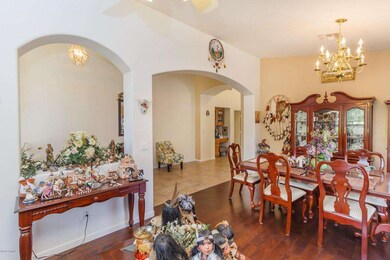 004_FORMAL ROOM