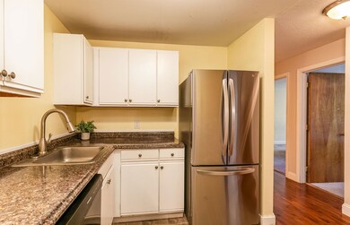 37 Alice Dr unit 22, Concord, NH 03303 - photo 3