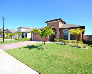 Great Curb Appeal!