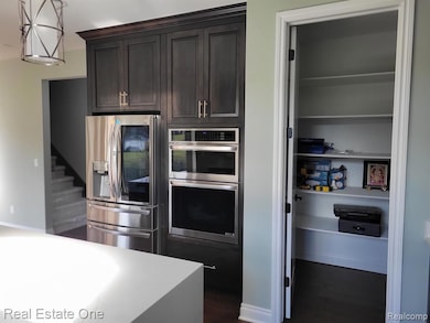 MODEL PHOTO - Kitchen