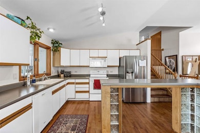 1784 Park Ridge Dr, Coralville, IA 52241 - photo 7