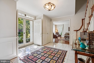 9537 Fox Hollow Dr, Potomac, MD 20854 - photo 5