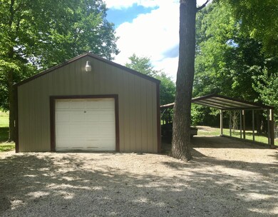 Garage/Outbuilding