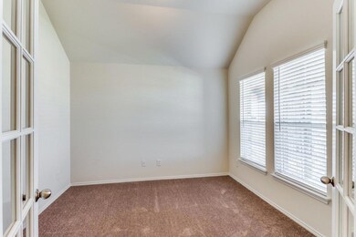 904 Madeline Ln, Cleburne, TX 76033 - photo 3