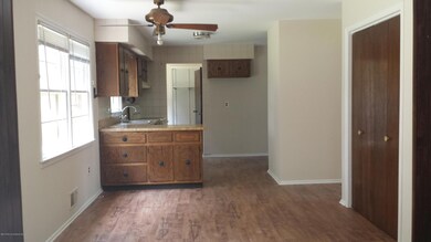 Kitchen and familyroom