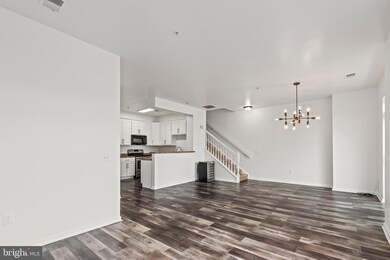 1824 Cedar Cove Way unit 201, Woodbridge, VA 22191 - photo 3