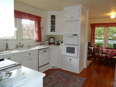 552 NW State St, Bend, OR 97701 - photo 4