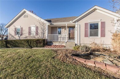 918 SW Georgetown Dr, Lees Summit, MO 64082 - photo 2