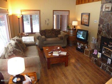 05 - Living Room