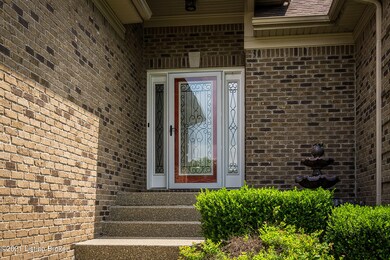 6304 Saskatchewan Dr, Louisville, KY 40228 - photo 2