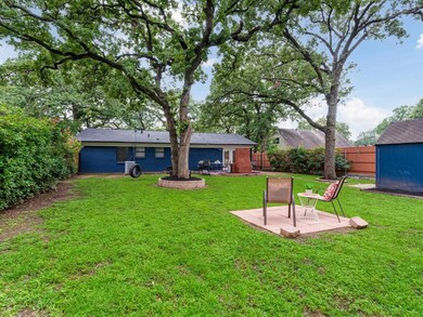 716 W Cedar St, Hurst, TX 76053 - photo 3