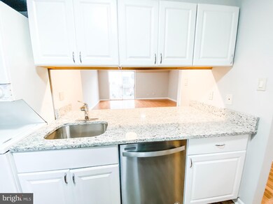 14457 Saint Germain Dr, Centreville, VA 20121 - photo 6