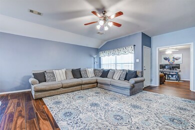 396 Sherandoe Ln, Alvin, TX 77511 - photo 4