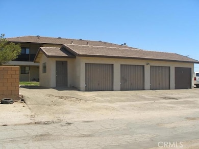 16597 Green Tree Blvd, Victorville, CA 92395 - photo 3
