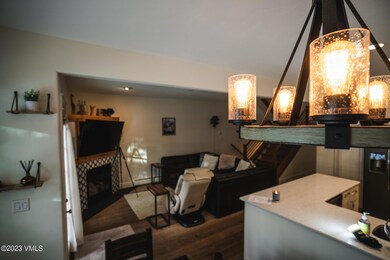 288EdwardsVillageBlvd_27433_12