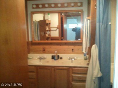 1009 Plover Dr, Halethorpe, MD 21227 - photo 7