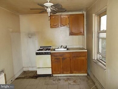 2948 Kansas Rd, Camden, NJ 08104 - photo 4