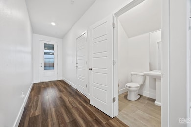 9505 Sweetstem Way, Shafter, CA 93263 - photo 4