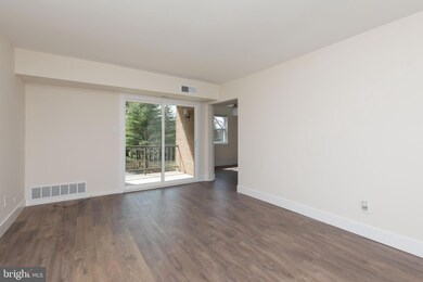 201 M Hampton Crossing Condiminiums, Southampton, PA 18966 - photo 3