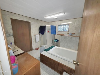 749 SE 2nd St, Toledo, OR 97391 - photo 6