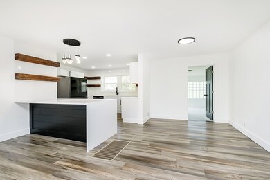 248 S 5th Ave, Beech Grove, IN 46107 - photo 6